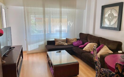 Piso tres habitaciones reformado ascensor pk Les Corts Barcelona