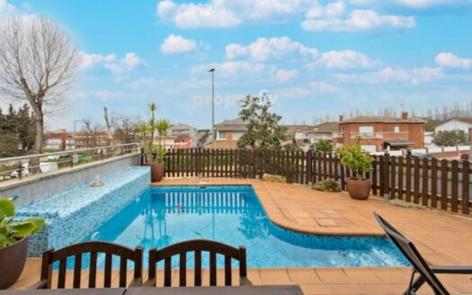 Casa de lujo con piscina, jardín y huerto privado en Montornès