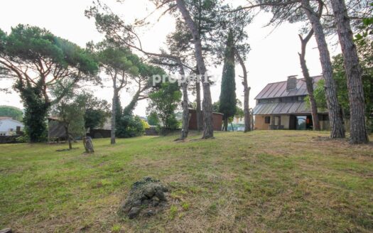 Casa de 4 habitaciones en parcela de 1.859m2 Caldes de Malavella