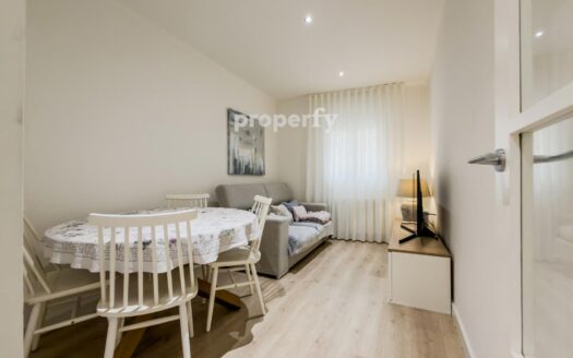 Piso reformado 3 hab sin ascensor El Carmelo, Barcelona